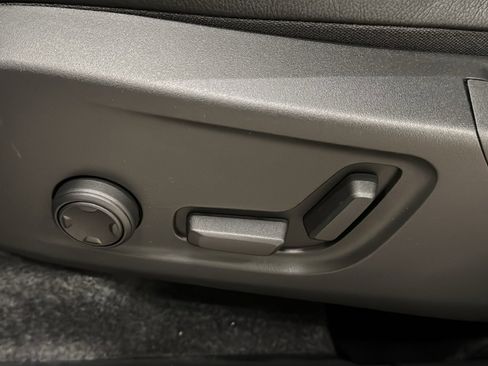 New 2026 Volvo XC40 B5 Core w/ Climate Package image 24