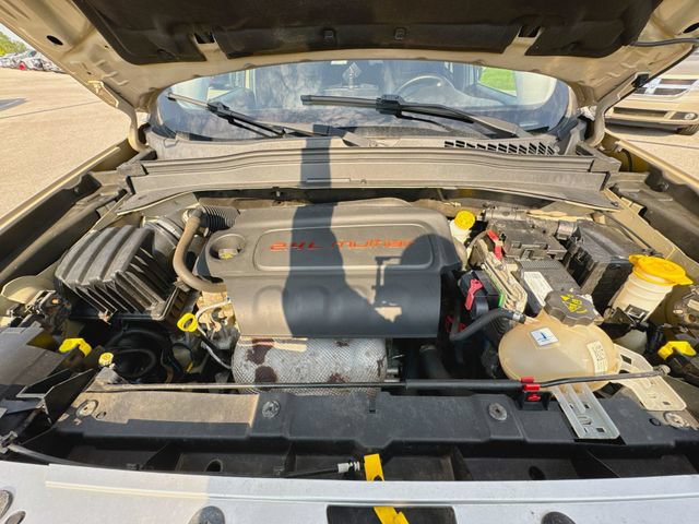 Used 2015 Jeep Renegade Limited AWD/4WD image 30