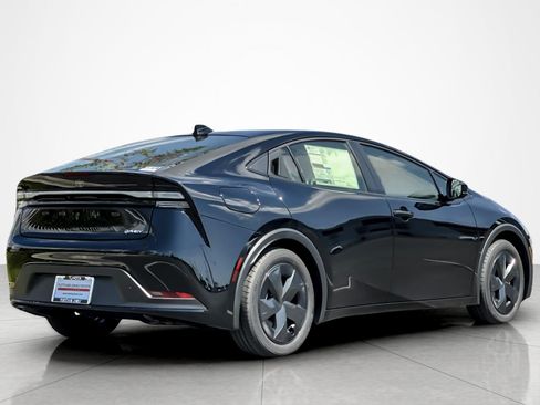 New 2026 Toyota Prius Plug-In Hybrid image 5