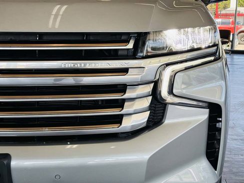 Used 2024 Chevrolet Suburban High Country AWD/4WD image 18