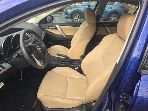 Used 2012 MAZDA MAZDA3 i Grand Touring w/ Tech Pkg FWD image 3