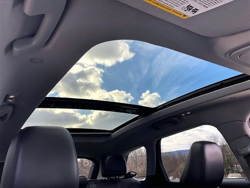 Used 2021 Lincoln Corsair AWD w/ Premium Package image 20