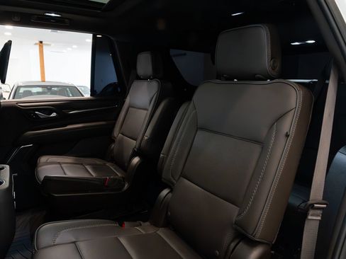 Used 2024 GMC Yukon Denali w/ Denali Reserve Package AWD/4WD image 17