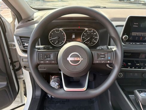 Certified 2023 Nissan Rogue SV image 10