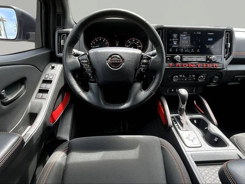 Used 2026 Nissan Frontier PRO-4X AWD/4WD image 11