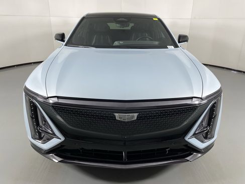Used 2025 Cadillac Lyriq Sport image 4