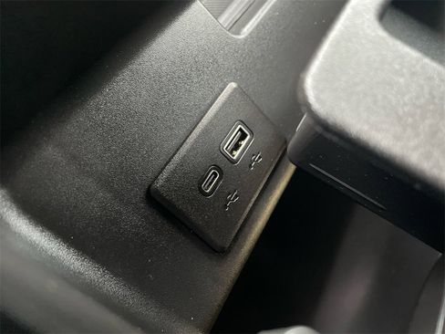 Used 2025 GMC Sierra 2500 AT4 w/ AT4 Premium Plus Package image 19