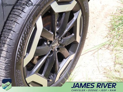 Used 2025 Kia Telluride S FWD image 25