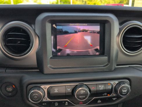 Used 2023 Jeep Gladiator Sport w/ Trailer Tow Package image 29