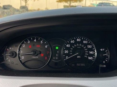 Used 2005 Toyota Avalon XL image 2