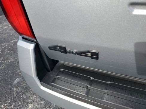 Used 2024 Toyota Tacoma TRD Off-Road image 10