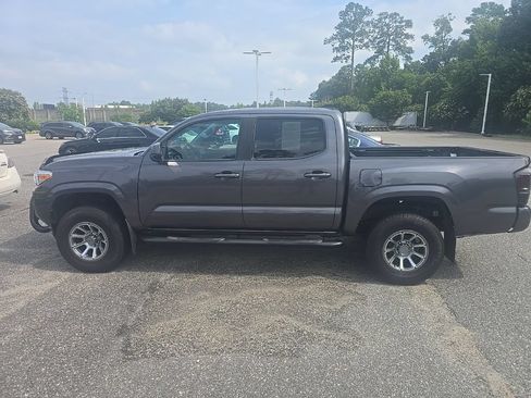 Used 2021 Toyota Tacoma SR AWD/4WD image 8