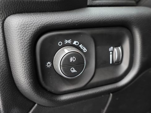 Used 2025 RAM 2500 Big Horn AWD/4WD image 42