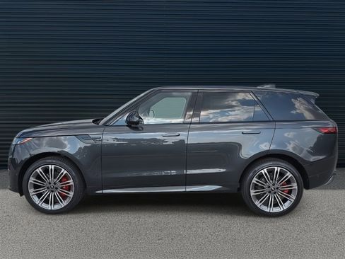 New 2025 Land Rover Range Rover Sport Dynamic SE image 3