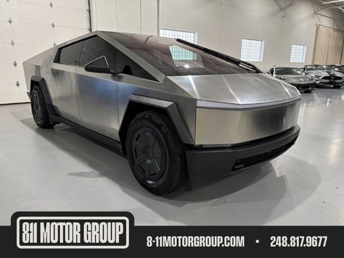 Used 2025 Tesla Cybertruck AWD Crew Cab image 1