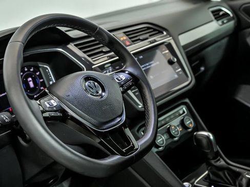 Certified 2020 Volkswagen Tiguan SE AWD/4WD image 15
