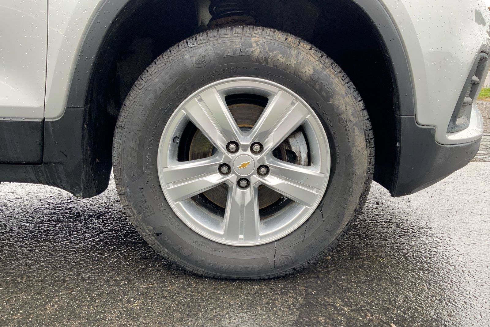 Used 2018 Chevrolet Trax LS AWD/4WD image 25
