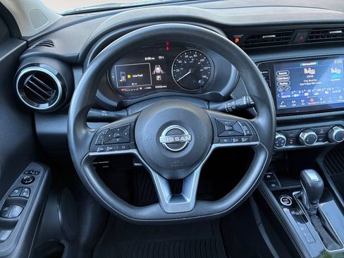 Used 2023 Nissan Kicks SV FWD image 12