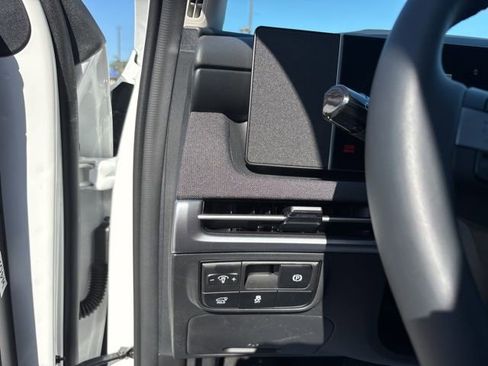 Used 2026 Hyundai Tucson Limited FWD image 16