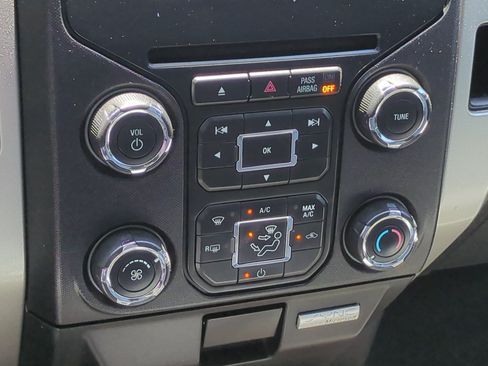 Used 2014 Ford F150 XLT w/ Equipment Group 302A Luxury AWD/4WD image 21