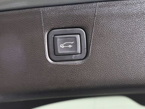 Used 2024 Chevrolet Blazer LT w/ Convenience Package FWD image 19