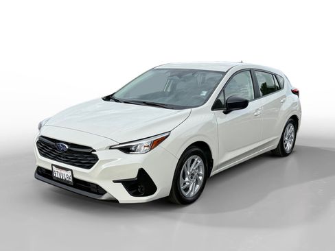 Used 2025 Subaru Impreza 2.0i image 1