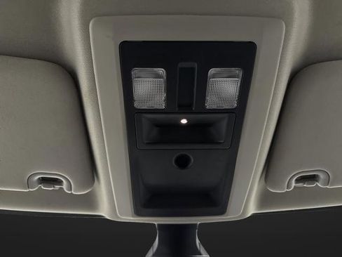 Used 2022 RAM 1500 Classic SLT image 23