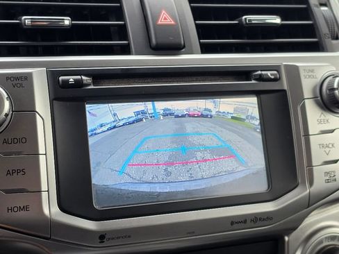 Used 2018 Toyota 4Runner SR5 AWD/4WD image 32