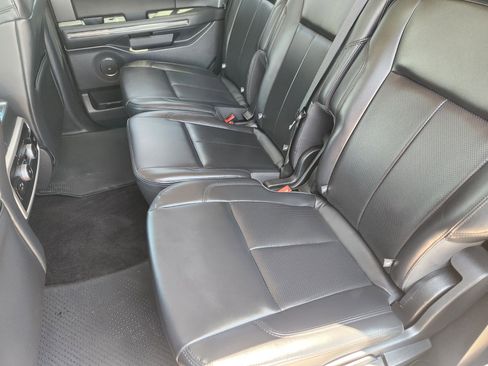Used 2022 Ford Expedition XLT RWD image 30