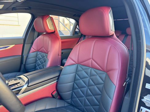 Used 2024 BMW 740i w/ Premium Package 2 RWD image 52
