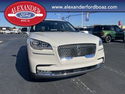 Used 2022 Lincoln Aviator Reserve w/ Equipment Group 201A image 5