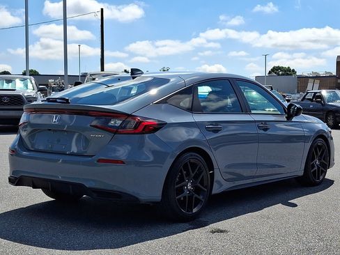 Used 2023 Honda Civic Sport image 4