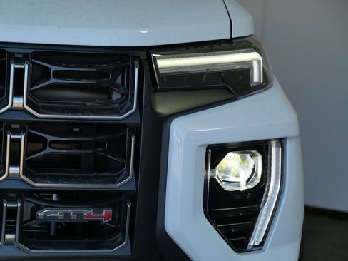 New 2026 GMC Canyon AT4 w/ Technology Plus Package AWD/4WD image 8
