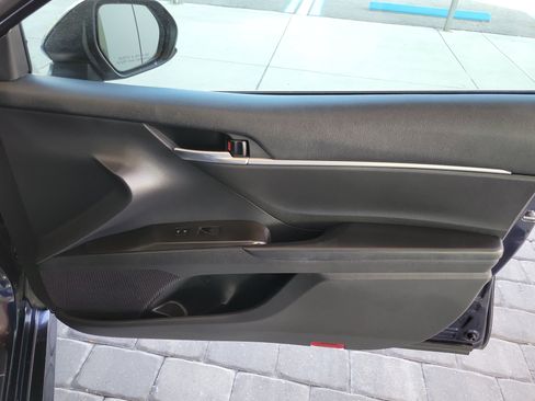 Used 2021 Toyota Camry LE image 29