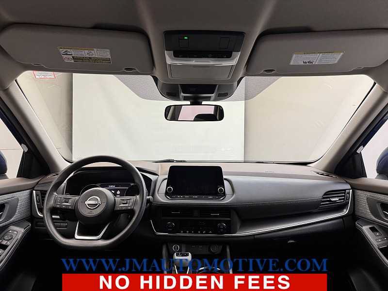 Used 2023 Nissan Rogue SV AWD/4WD image 11
