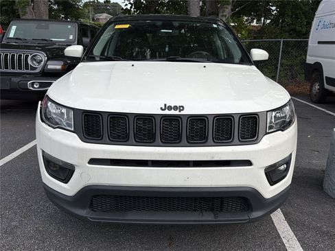 Used 2021 Jeep Compass Latitude FWD image 2