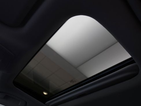 New 2026 Nissan Sentra SR w/ SR Premium Package FWD image 19