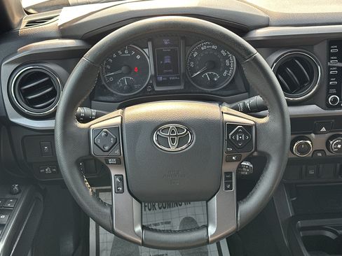 Used 2020 Toyota Tacoma TRD Off-Road AWD/4WD image 24