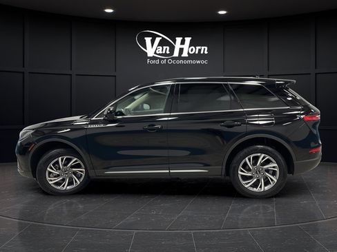 Used 2024 Lincoln Corsair AWD image 6