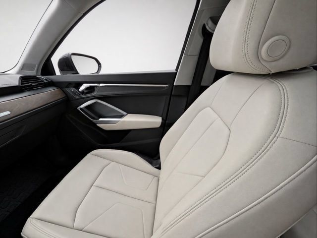 Used 2020 Audi Q3 2.0T Premium Plus AWD/4WD image 17