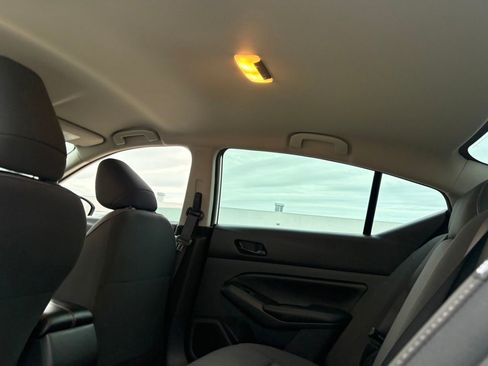Used 2025 Nissan Altima 2.5 S FWD image 35