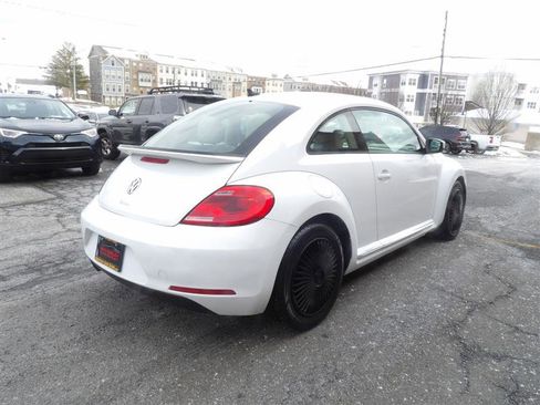 Used 2016 Volkswagen Beetle SE image 5