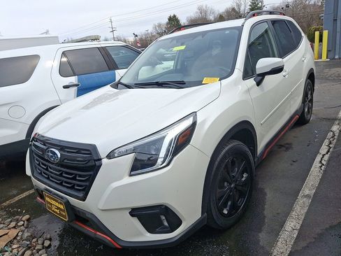 Used 2023 Subaru Forester Sport image 2