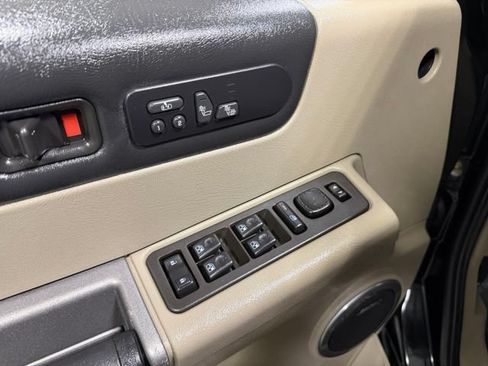 Used 2003 HUMMER H2 w/ Preferred Equipment Group AWD/4WD image 19