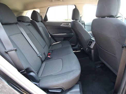 Used 2024 Kia Sportage LX FWD image 9