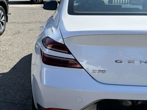 Used 2023 Genesis G70 2.0T image 11