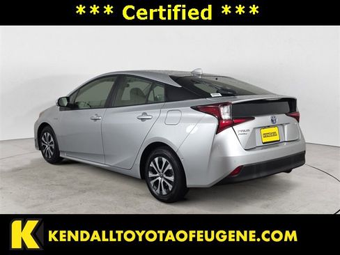 Certified 2022 Toyota Prius LE image 3