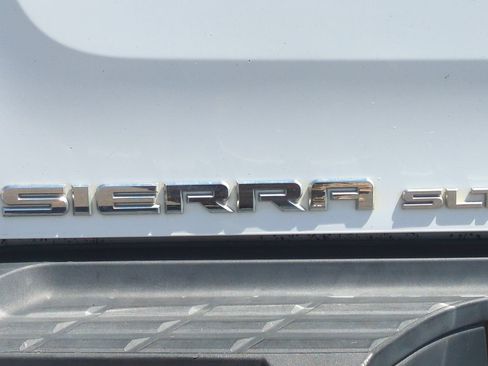 Used 2011 GMC Sierra 2500 SLT w/ SLT Convenience Package AWD/4WD image 46