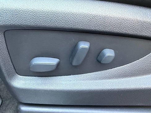 Used 2017 GMC Yukon XL SLT w/ Open Road Package image 14