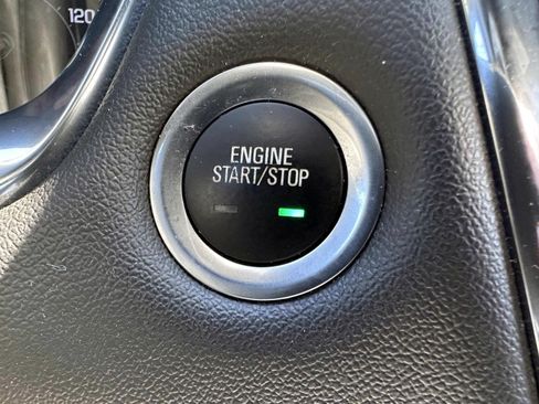 Used 2023 Chevrolet Traverse RS AWD/4WD image 19